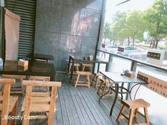 露天位-陇上全荟兰州传统牛肉面(延吉路店)