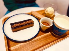 -LAVAZZA 拉瓦萨咖啡(北外滩来福士店)