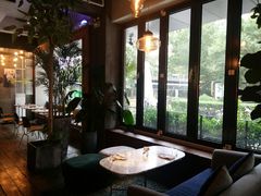靠窗位-the rug 飞毯 (朝阳公园店)