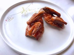玻璃皮润烧乳鸽王-富力丽思卡尔顿酒店·丽轩中餐厅