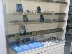 -视野联行眼镜•蔡司•依视路(温江店)