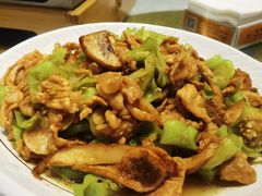 -蔼若春.传承三十年云南菜(金碧公园店)