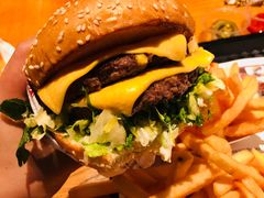 -The Habit Burger Grill 哈比特汉堡(复兴soho店)