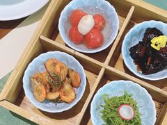 荷风四碟拼盘-荷风细雨·中国茶宴(碧云店)