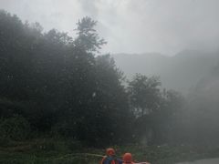 -天台雷峰十里峡谷漂流