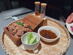 -左庭右院鲜牛肉火锅黑金店(陆家嘴中心店)