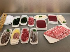 -海底捞火锅(曹安公路店)