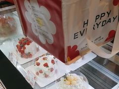 -花花卷卷·鲜食蛋糕(静安久光百货店)
