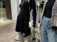 -URBAN REVIVO(高德置地广场·春广场店)