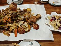 -东来菜馆•手抓海鲜家常菜•海鲜锅贴(鸽子窝店)