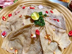 特别大片的鲜毛肚-吼堂老火锅(湖滨银泰in77店)