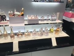 -DIOR迪奥(德基广场女装店)