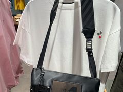 -URBAN REVIVO(高德置地广场·春广场店)