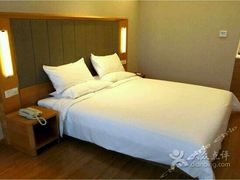 -布丁严选酒店(杭州武林西湖文化广场地铁站店)