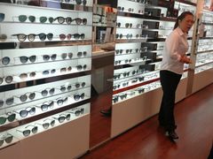 -LensCrafters亮视点·OAKLEY精选(静安嘉里中心店)