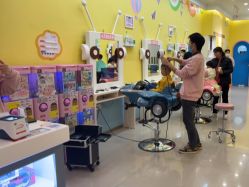 -爆米花儿童美发乐园