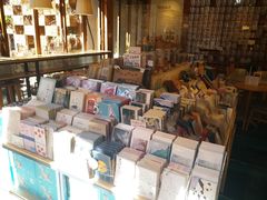 零售区-猫的天空之城概念书店(丽江古城饮玉巷店)