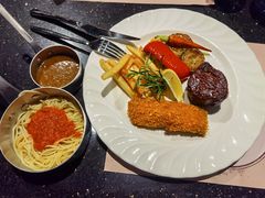 皇家菲力和酥炸鲷鱼排-天母蓝鸟西餐厅·烘焙蛋糕(十三碗店)