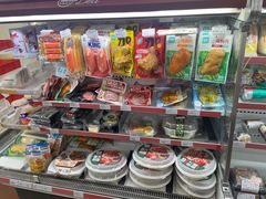 -全家便利店(莲花池东路店)