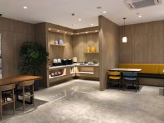 -汉庭优佳(上海娄山关路地铁站店)