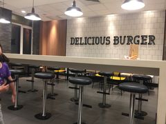 用餐区-麦当劳(杨林得来速店)