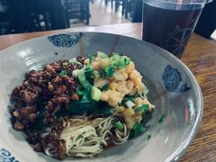 -丁丁猫重庆小面(徐州路店)