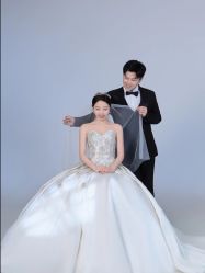 -莫兰迪婚纱摄影