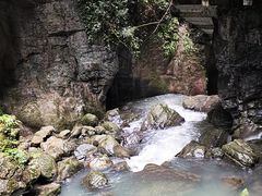 -龙水峡地缝景区