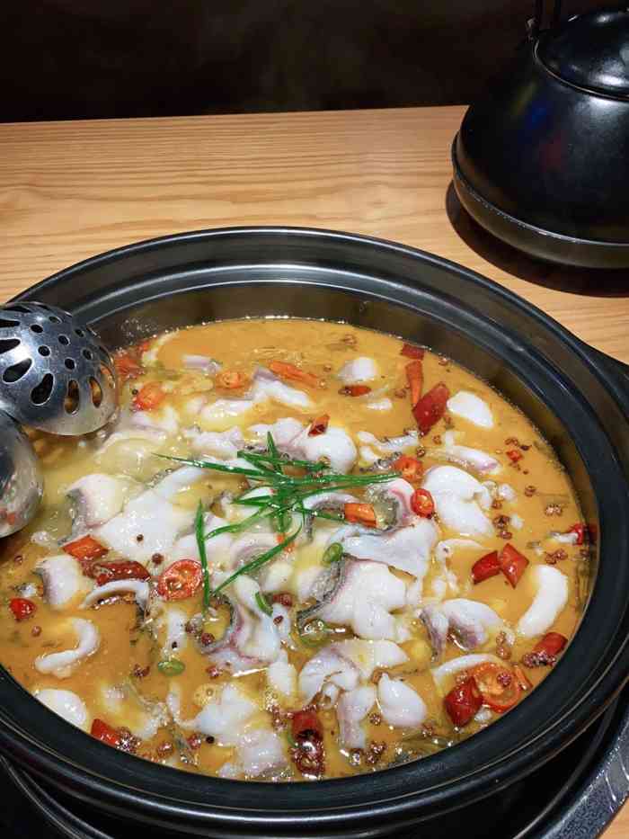 百素我家酸菜鱼(小河万科大都会店)-"酸菜鱼味道挺好的,套餐里的拌