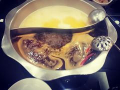 鸳鸯锅底-红菇坊鲜汤火锅(沈辽路店)