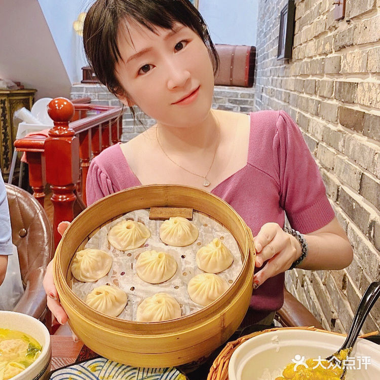 南京路步行街必打卡｜性价比蟹粉面&小笼包