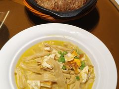 -自己人·宜昌菜(水悦城店)