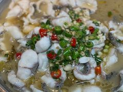 -何哥鲜鱼餐厅(龙湖花园店)