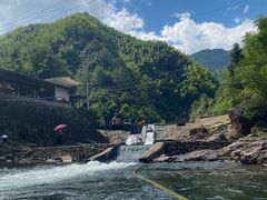 -安吉龙王山峡谷漂流