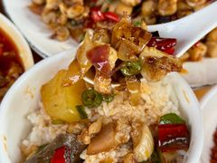 -大众跷脚牛肉馆·非遗传承单位(峨眉山店)