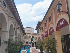 -佛罗伦萨小镇广佛名品奥特莱斯(疏港路店)