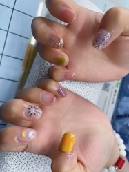 -星辰·新中式美甲美睫工作室