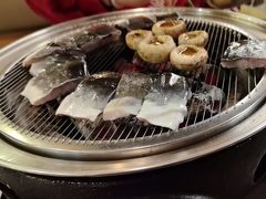 -围炉肉舍•炭烤活鳗•丹东海鲜烤肉(步行街店)