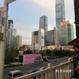 万代酒店旁边那栋楼里，还算比较好找