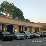 一百块就能吃到原价两百多的菜，四菜一果盘，两也足足的