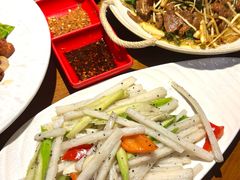 -雀舞云南菜(天津天河城购物中心店)