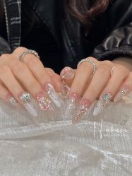 -花岐款式专研健康美甲沙龙