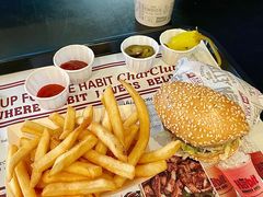 -The Habit Burger Grill 哈比特汉堡(世博店)