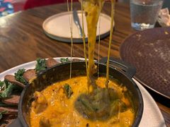 辣芝士焖鸡肉蘑菇锅-Brut Eatery悦璞食堂(建国东路店)