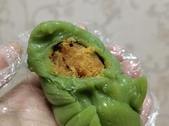 蛋黄肉松青团-许阿姨糕团店(南京总店)