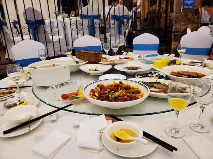 堃记重庆宴(铜元道店)-"[薄荷]环境:环境比南滨路那家店要好很多.