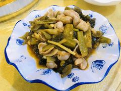 酸菜炒大肠-华兴餐厅·招牌生鱼片(桃园路店)