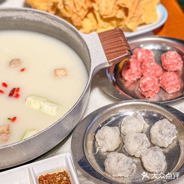 在北京也能找到好吃到无语的毋米粥火锅啦!