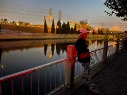 -时尚殿堂明星门店