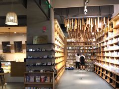 -新华书店(苍南银泰店)